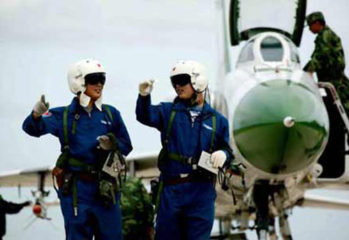 沈空某飞行团安全飞行53年创造全军飞安纪录