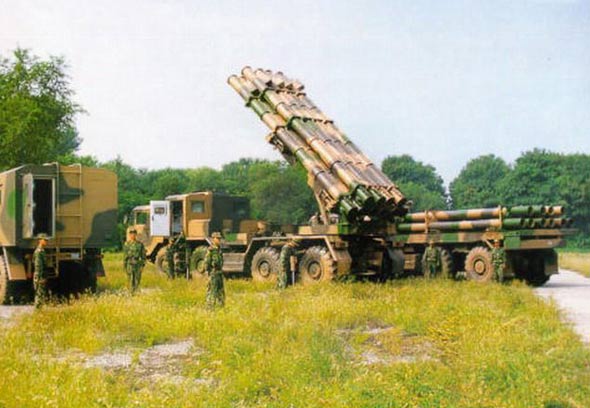 解放军数字化远程火箭炮可精确攻击坦克(图)