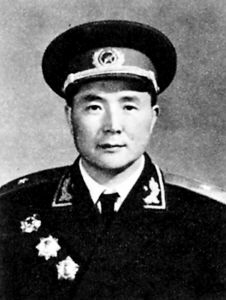 1955年,向守志 被授予少将军衔.