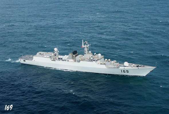 中国新型战舰实现按键指挥但仍用老舰指挥口令