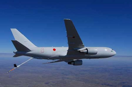 日本kc-767加油机采用第五代加油伸缩套管