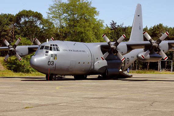 新西兰空军开始升级其5架c-130h运输机(图)