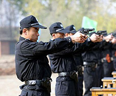 中国警察将换装警用枪:基层追求威慑力