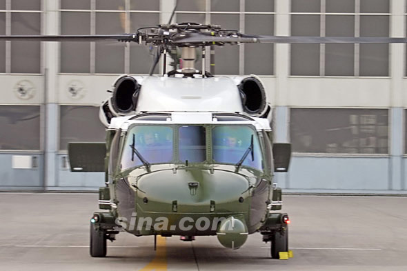 图文：VH-60直升机正面特写