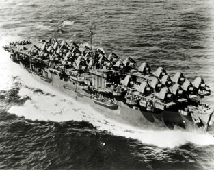 图文：1945年在太平洋运输飞机的博格号