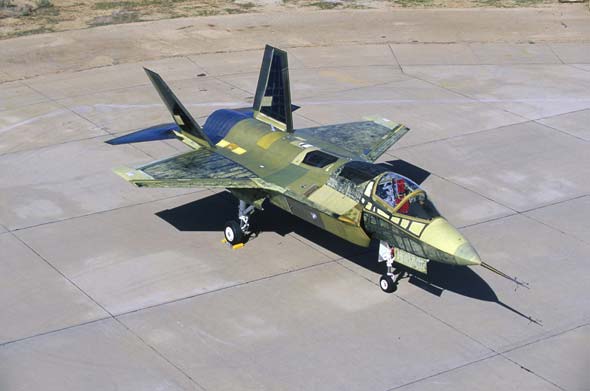 图文：组装出厂的F-35联合攻击机
