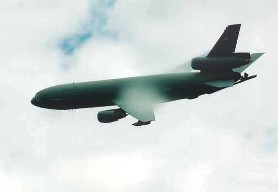 图文：KC-10延伸者空中加油机