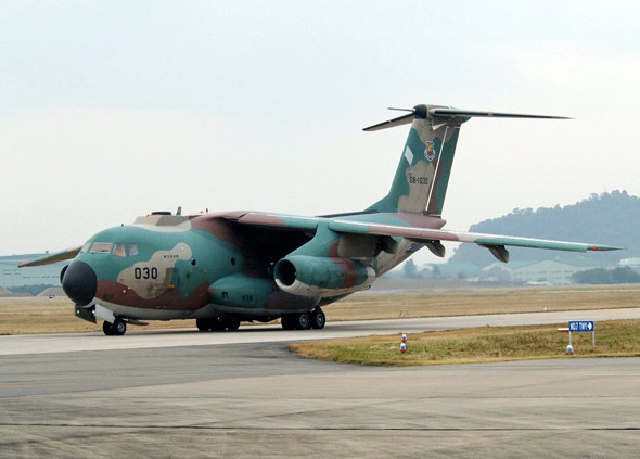 图文：航空自卫队装备的C-1型运输机