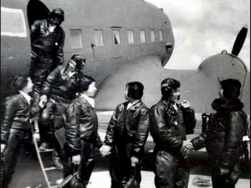 图文:建国初期的人民空军女飞行员
