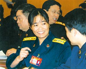 军营半边天风采:女代表深情寄语(组图)