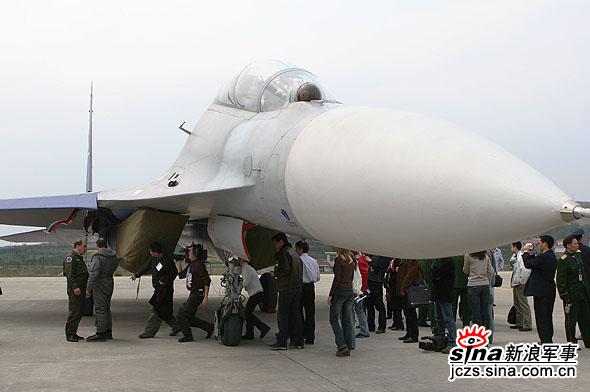 图文：苏30机头特写