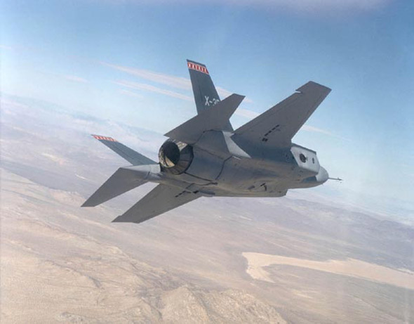 美空军高官称F-35作为F-22的补充将大量装备