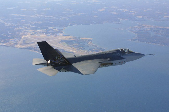 图文：海军舰载型F-35C型战斗机
