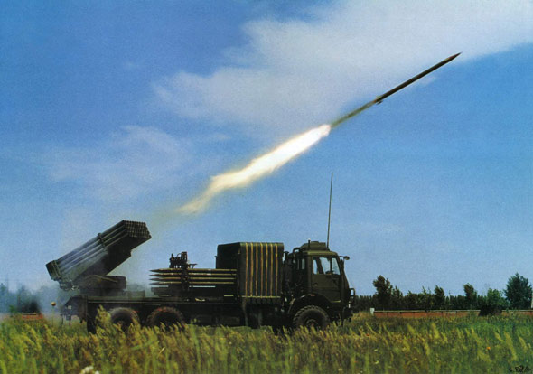 武器纵横：国产90B式122毫米多管火箭炮(组图)