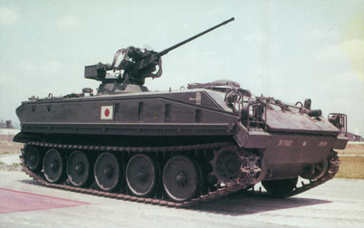 图文：陆上自卫队列装的73式装甲输送车