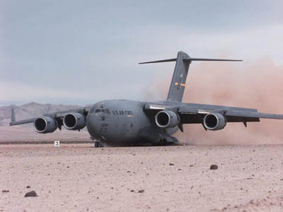 美陆军和空军决定联合研制新型运输机(组图)