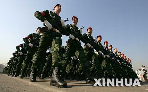 组图：莫斯科举行胜利日阅兵式排练