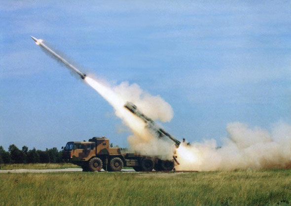 图文：中国陆军已列装A-100多管火箭炮