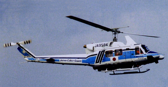 图文:2004年日本贝尔212直升机在东海活动