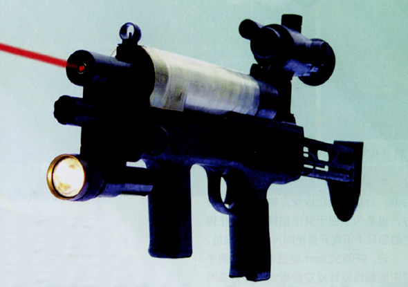圖文：長風衝鋒槍各種附件也可配用於CF05