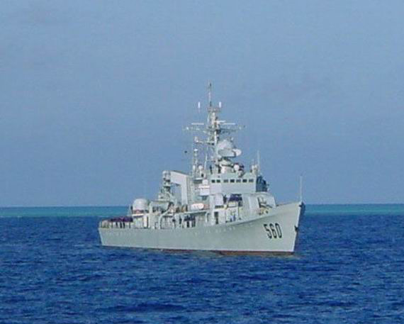 图文:海军江湖V型560东莞号护卫舰