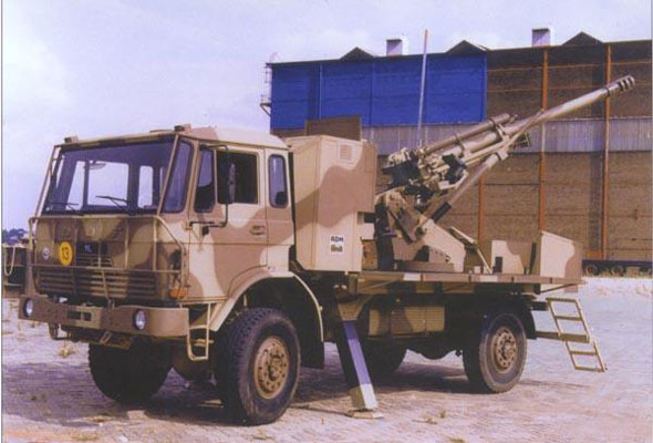 图文:MOBAT 105毫米车载榴弹炮