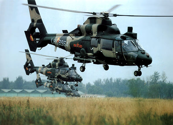 图文:中国武装直升机群大规模出动