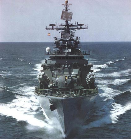 图文:印度海军德里级导弹驱逐舰