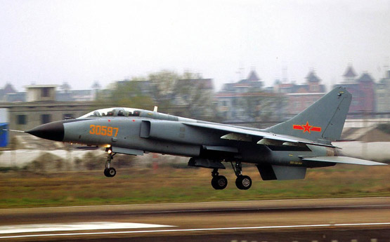 图文：解放军已大量装备国产飞豹大航程战机