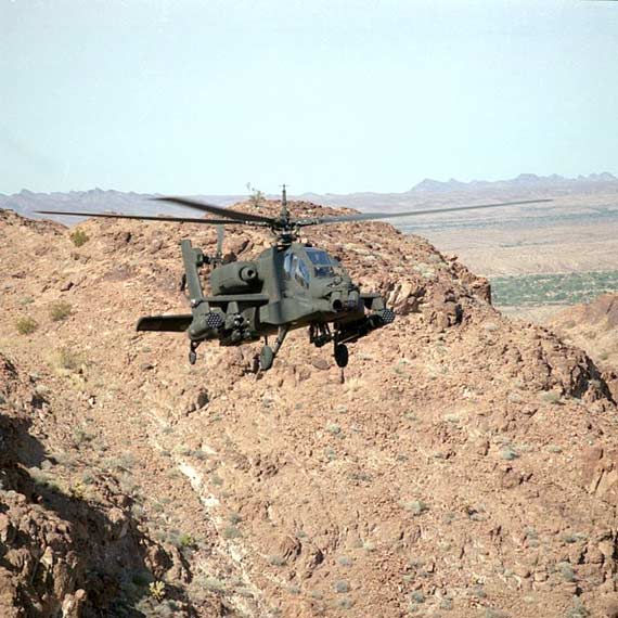 ͼģɽѲ½AH-64Aֱ