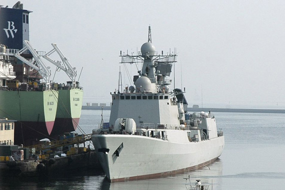 图文:建造中的中国051C级驱逐舰