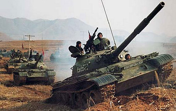 图文:朝鲜陆军装备的天马1号坦克