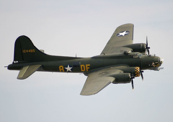 图文：二战期间波音公司生产B-17轰炸机