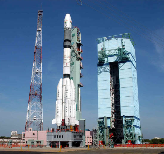 图文：印度PSLV极轨火箭准备发射