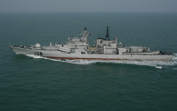 图文:中国海军138现代级舰巡航中