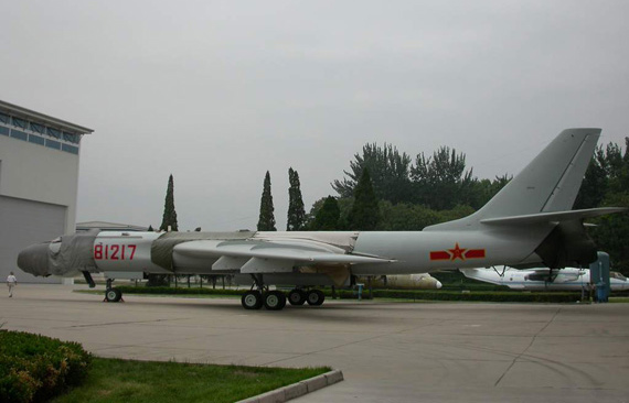 图文:中国新型新轰-6K型轰炸机