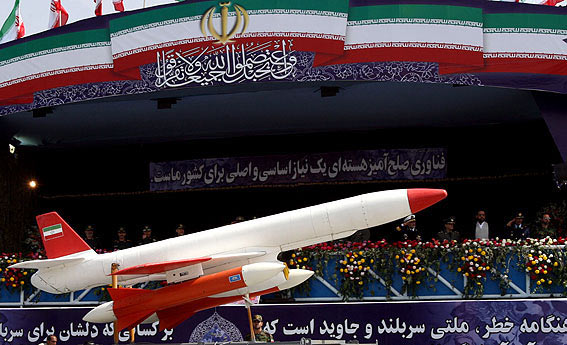 图文：伊朗展示的无人战斗机
