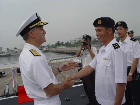 美国指挥官凯利将军参观中国军舰称赞一流(组