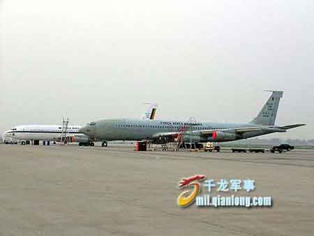 组图:巴西kc-137空中加油机和总统专机在北京