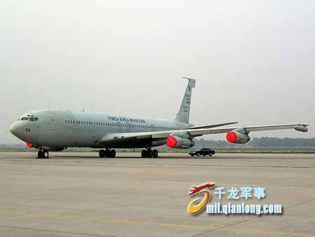 组图:巴西kc-137空中加油机和总统专机在北京