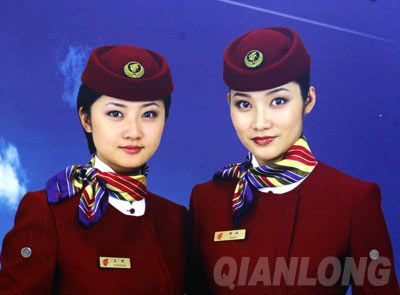 航空公司招贴美女对对碰：未睹先闻三分笑(图)