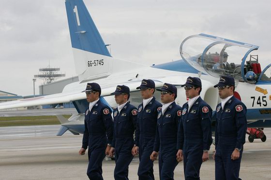主题:中国可怕对手:看看日本空军基地和战机