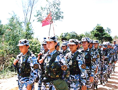 中国女子海军陆战队员风采(图)