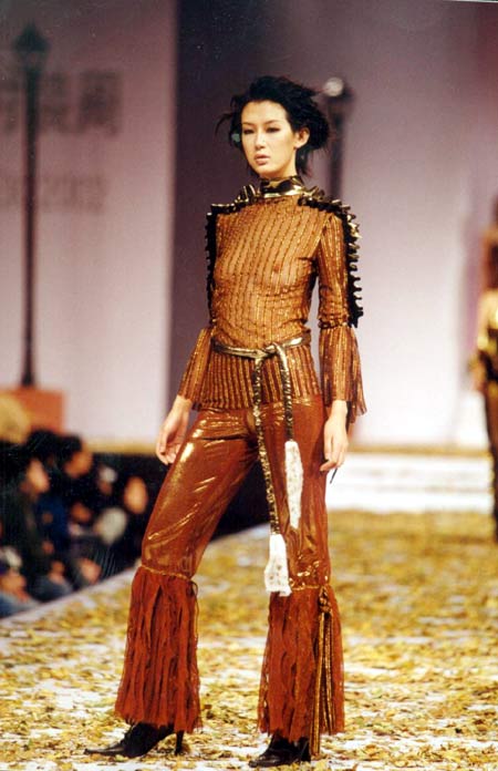 伊人风采 2002中国国际时装周 正文