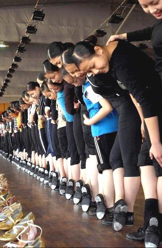 北京体育舞蹈艺校:跳出青春的旋律(图)
