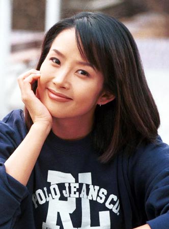 组图:明星发型 崔真实示范15款显嫩发型(14)