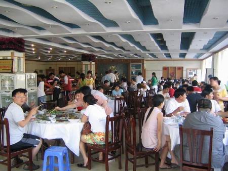 沈阳去春华海鲜高速_景春华身边的女人_海鲜图片大全