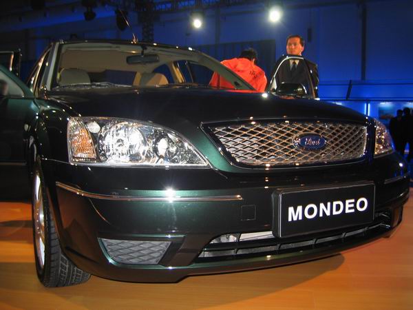 2004款全新蒙迪欧(mondeo)与全球同步亮相中国.