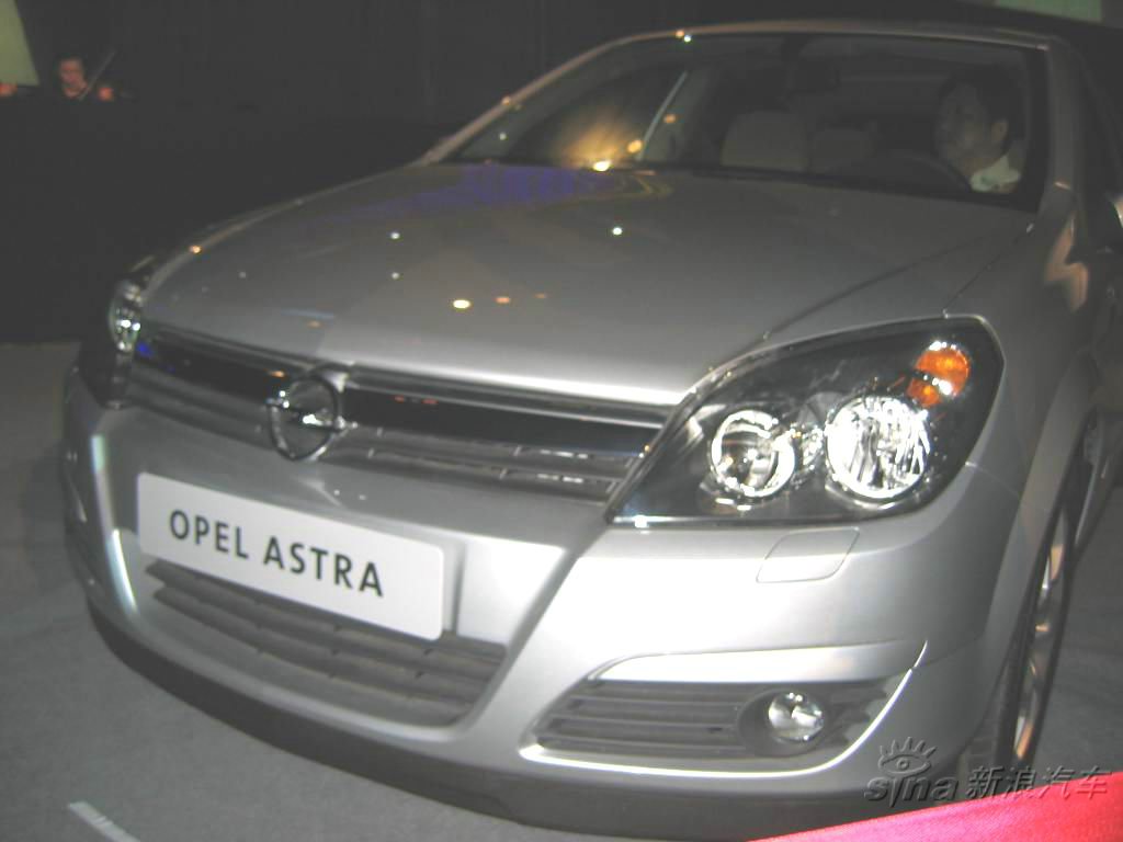 ŷ Opel Astar