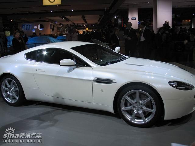 V8 VANTAGE